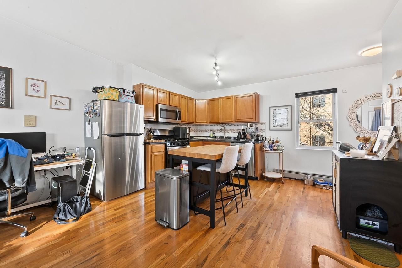 280 Grand St #3 - Photo 7 of 15