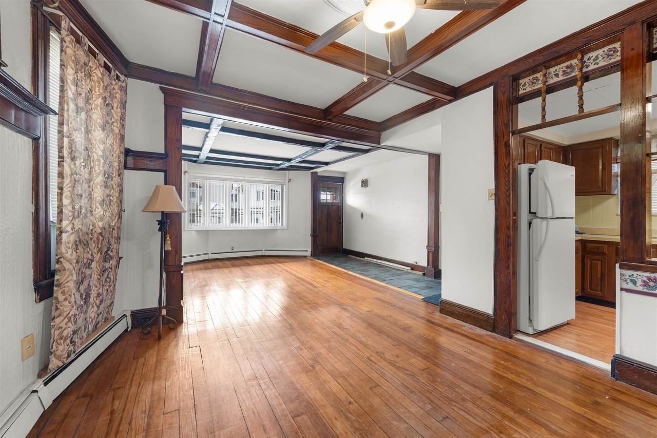 43 E 43rd St #1 - Photo 3 of 17