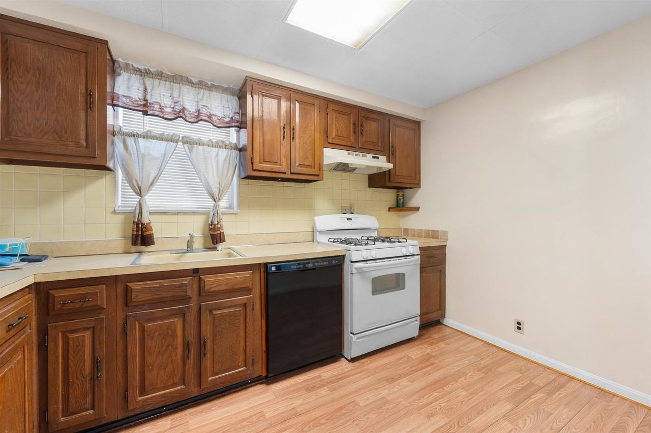 43 E 43rd St #1 - Photo 6 of 17