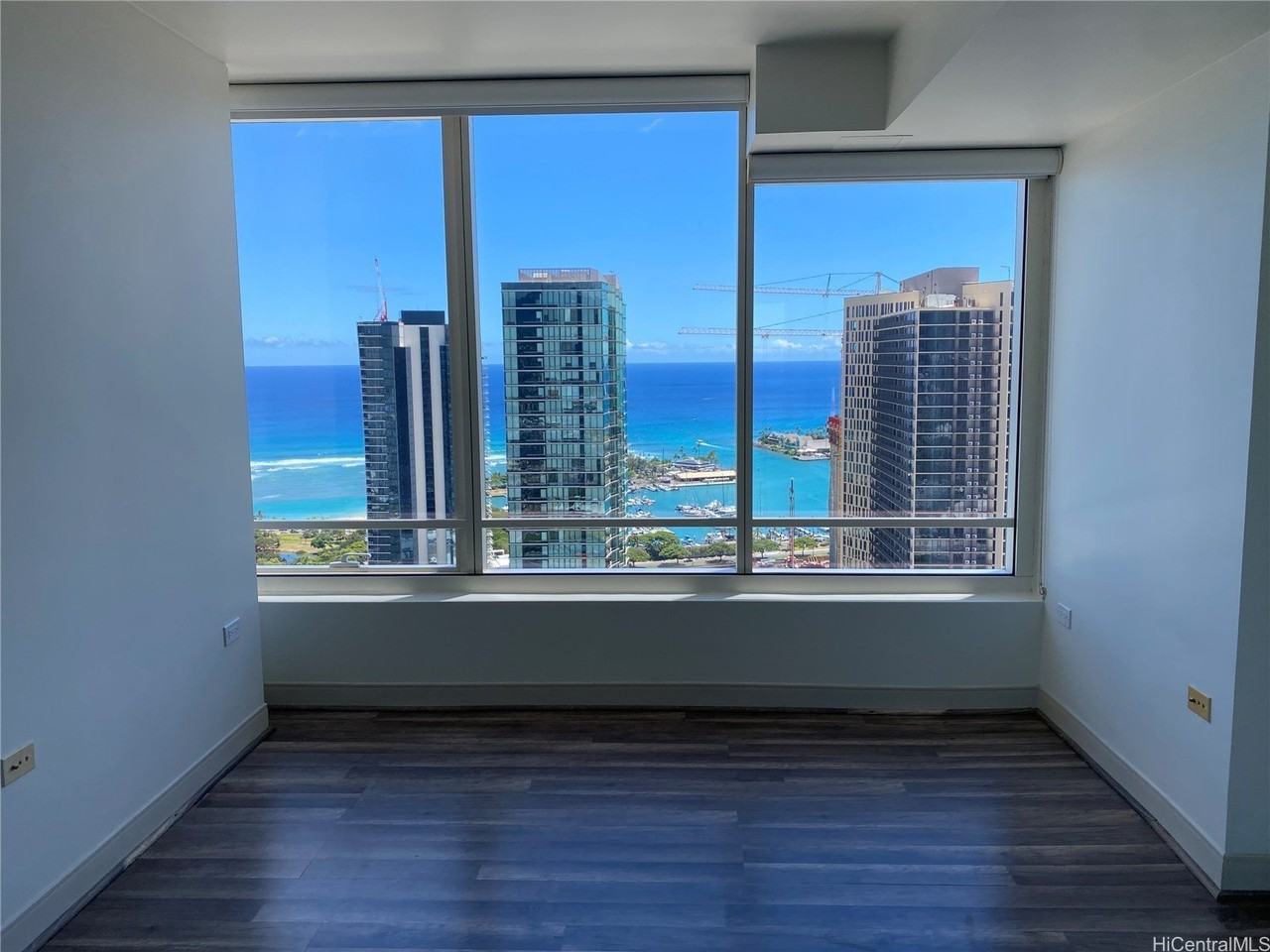 1009 Kapiolani Blvd Apt 4404 #4404 - Photo 3 of 13