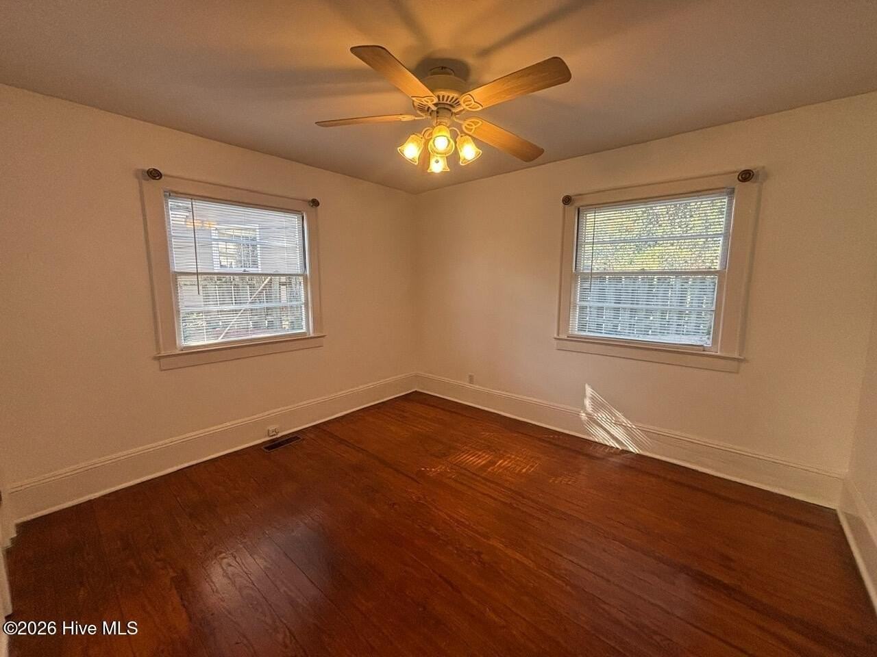 323 N 18th St - Photo 4 of 14