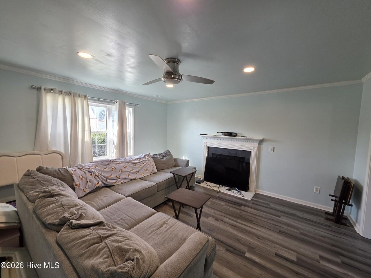 111 Pleasant Ct - Photo 3 of 19