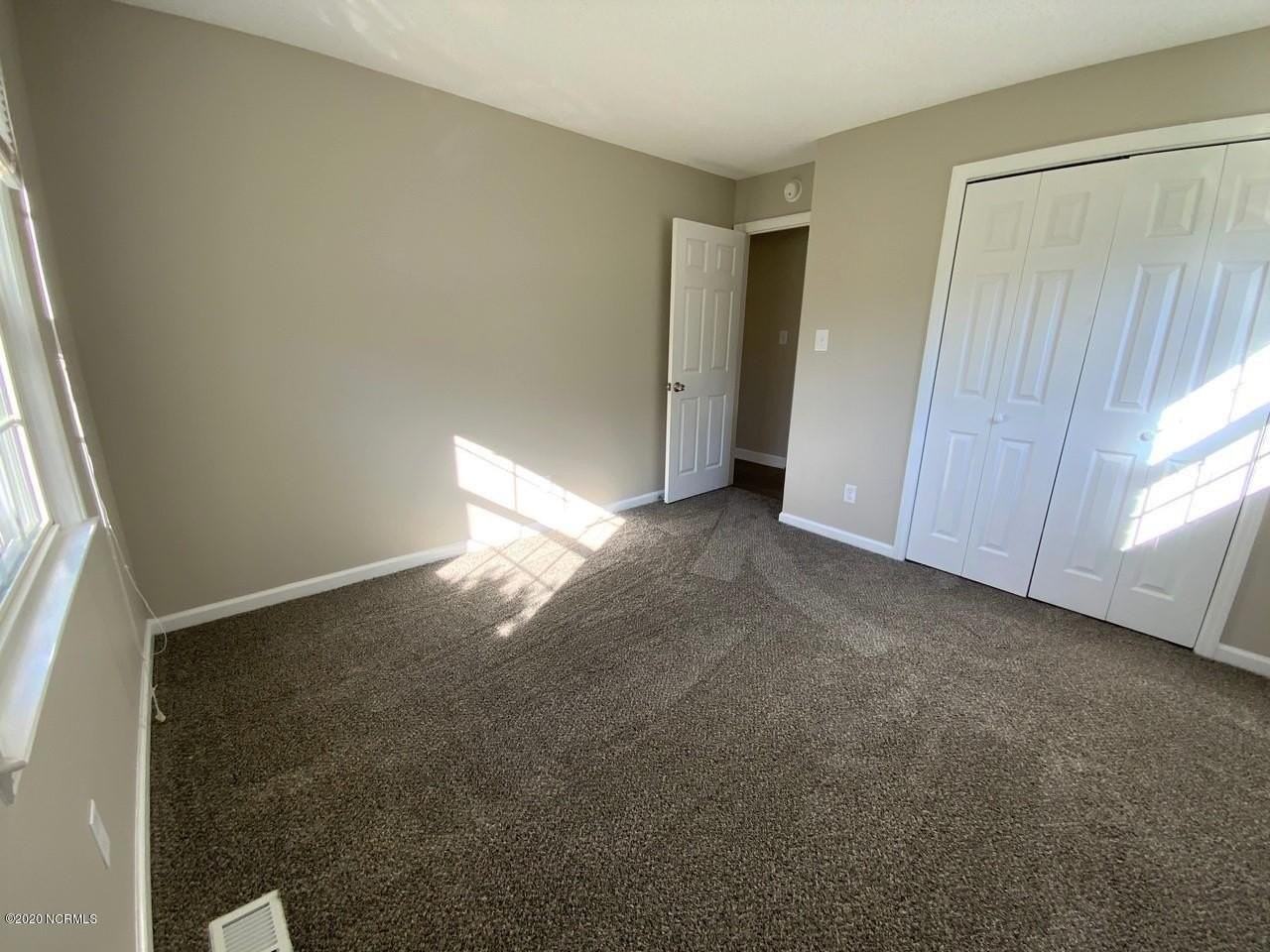 17 Cornell Ct - Photo 7 of 14