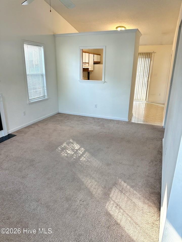 406 Winners Cir N - Photo 3 of 15