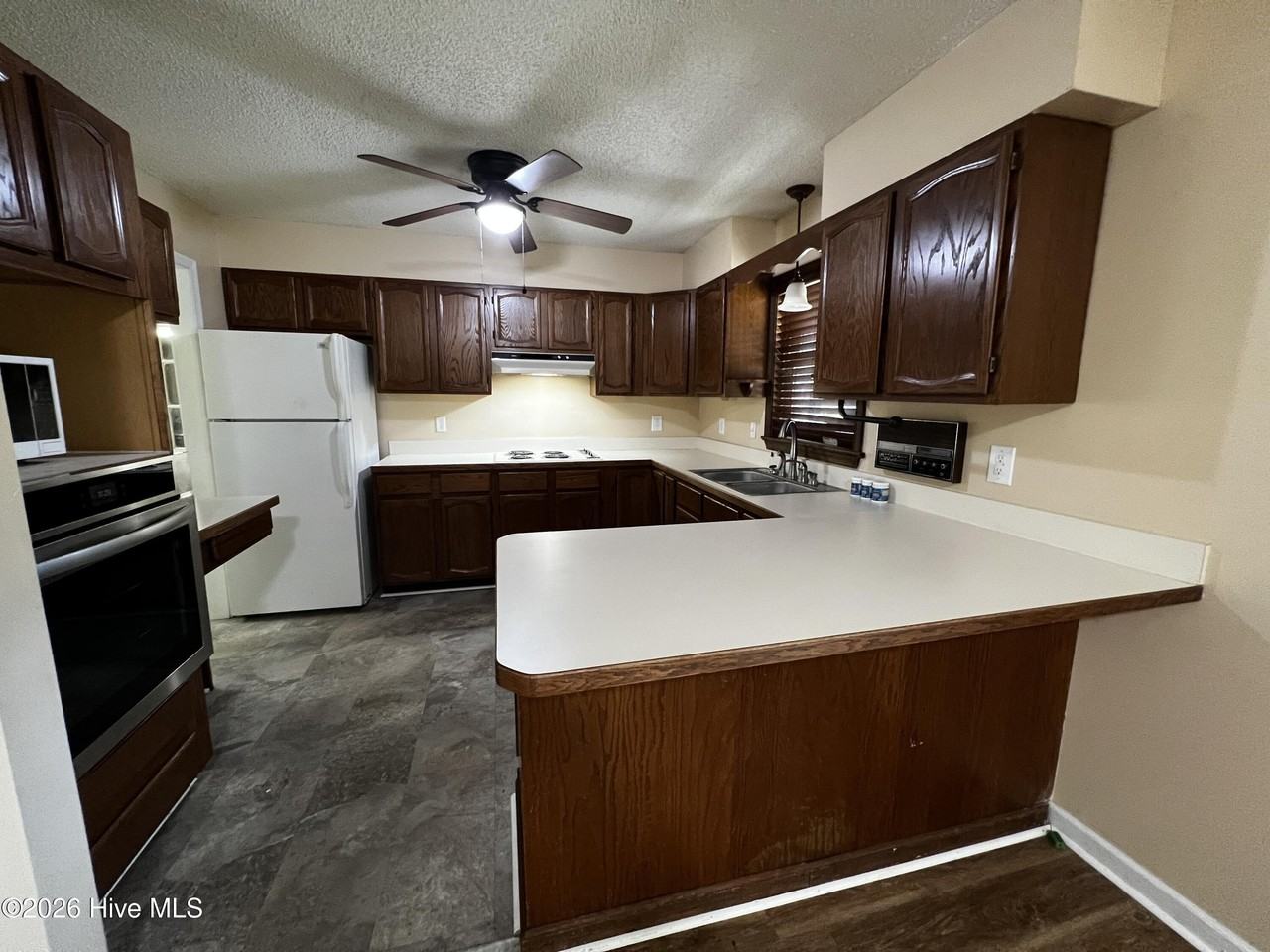 1049 Halls Creek Rd - Photo 5 of 11