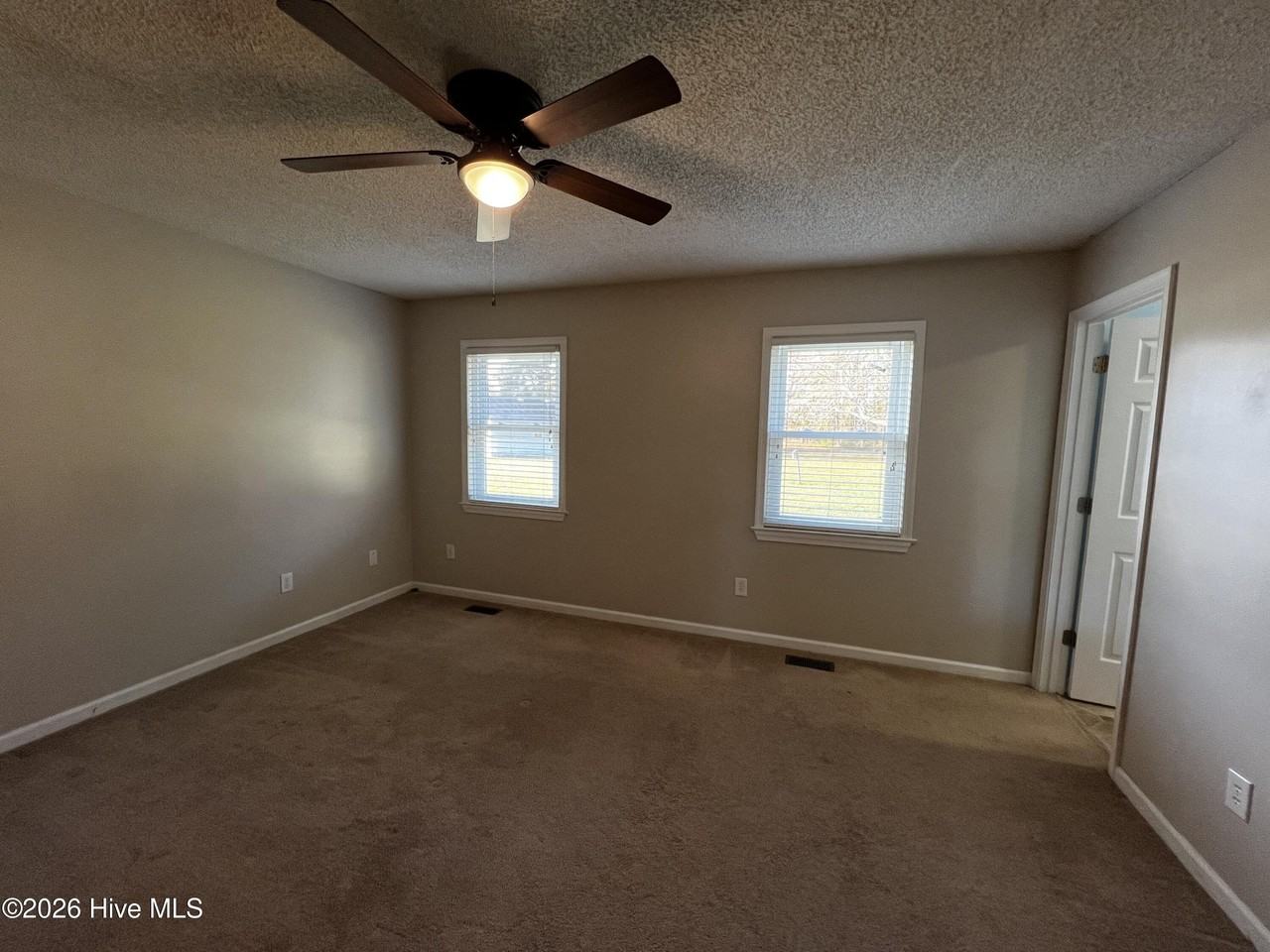 1049 Halls Creek Rd - Photo 6 of 11