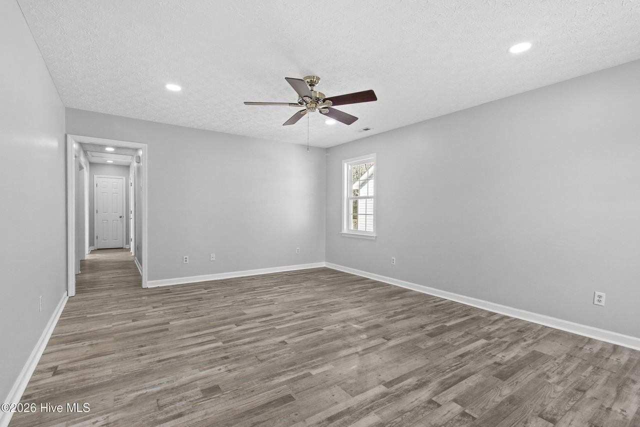 107 Luke Ct - Photo 3 of 27