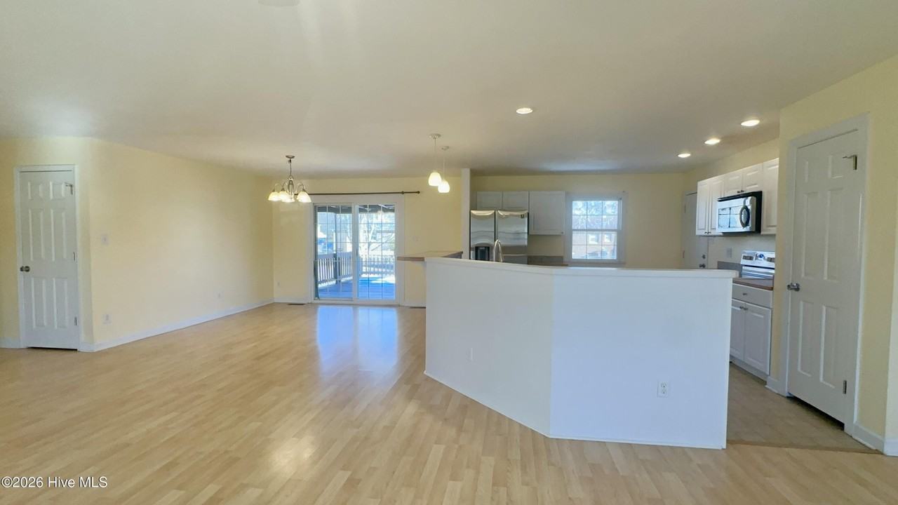 114 Craven Dr - Photo 4 of 23