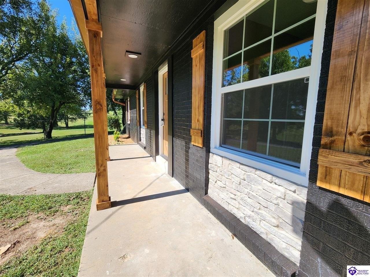 818 Mohave Ct - Photo 3 of 37