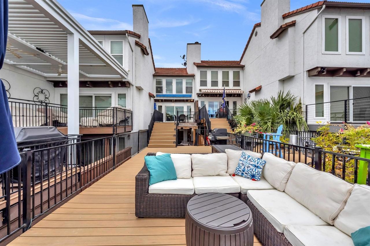 415 Horseshoe Bay Blvd - Photo 3 of 29