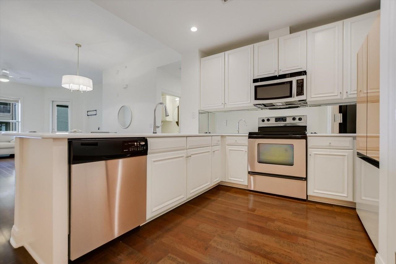 101 W Bank - Photo 4 of 23