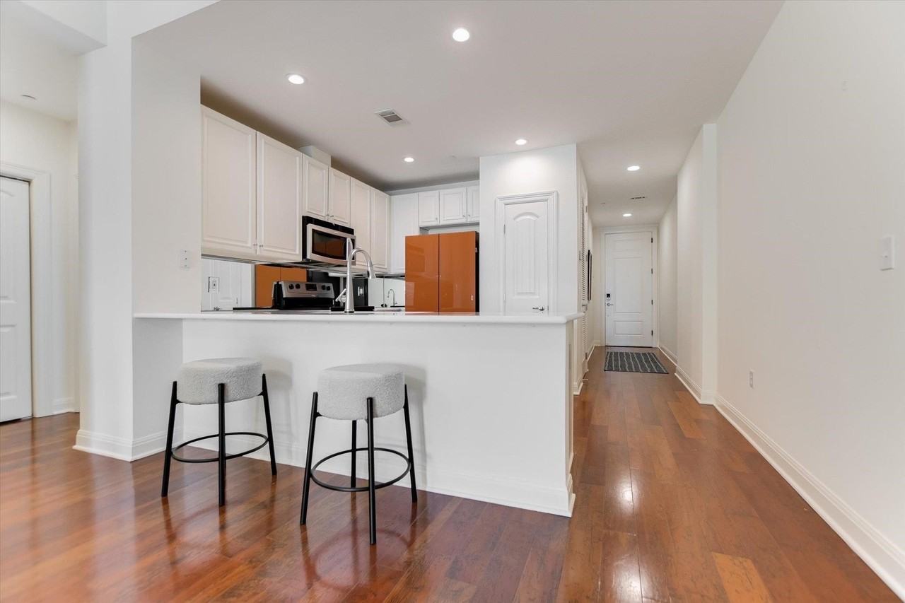 101 W Bank - Photo 5 of 23