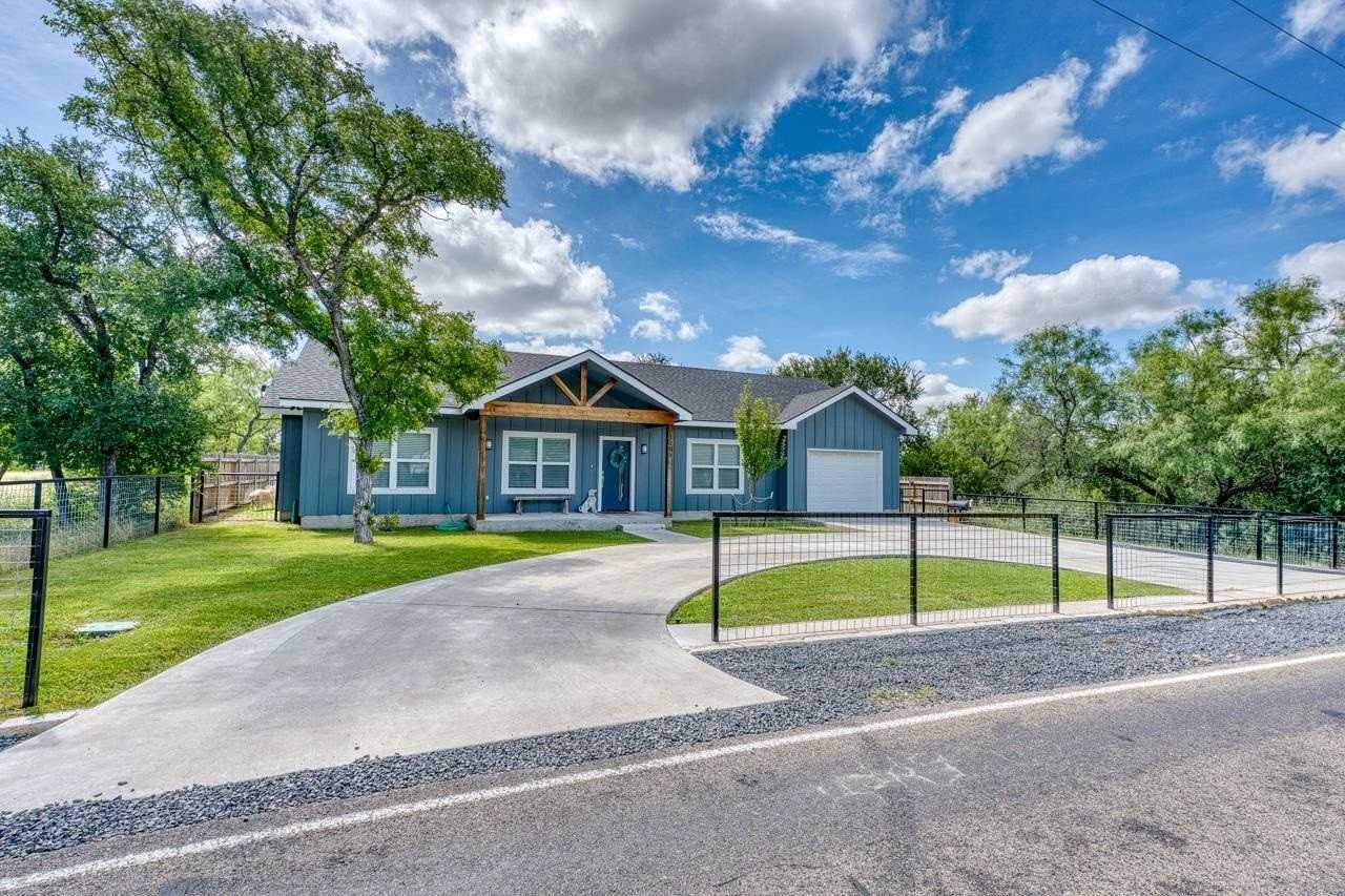 1304 Prairie Creek Rd - Photo 2 of 30