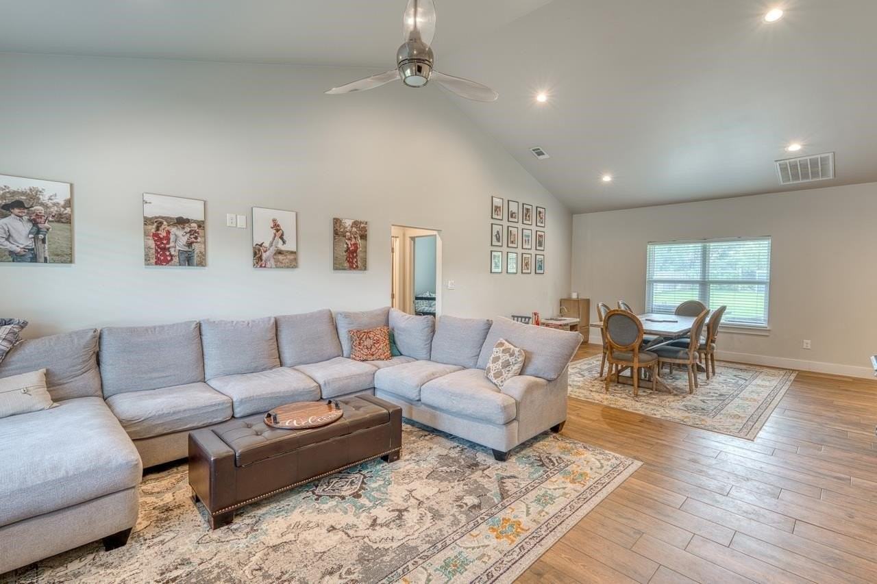 1304 Prairie Creek Rd - Photo 6 of 30