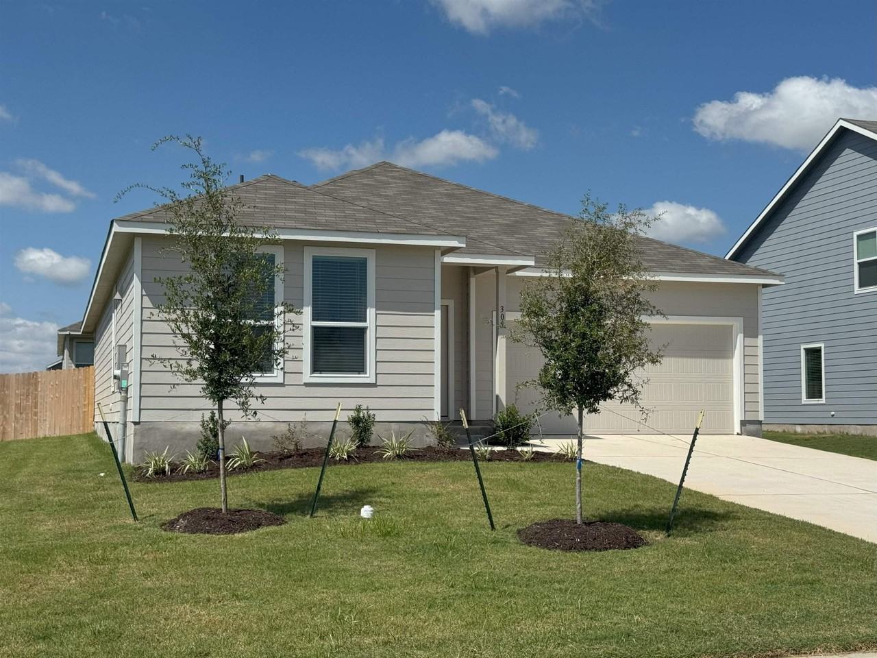 305 Heritage Groves Rd - Photo 2 of 19