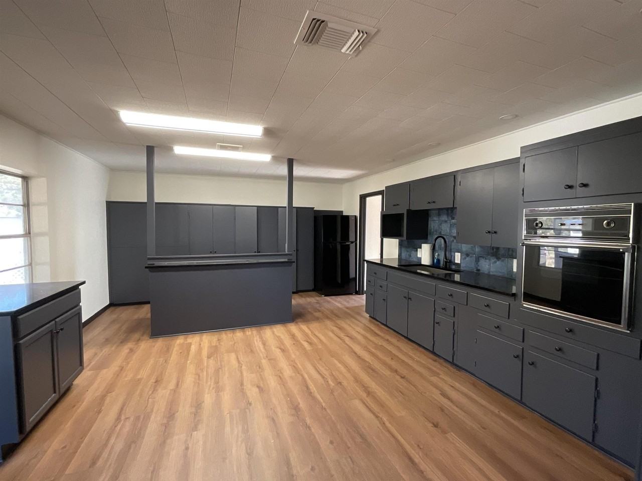 1501 Hill Way Dr - Photo 3 of 20