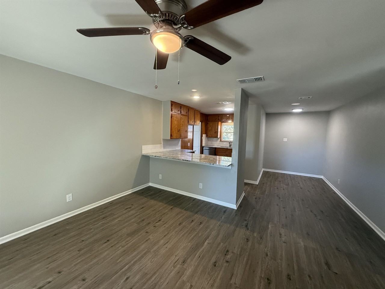 176 W Sweetbriar Dr - Photo 2 of 11