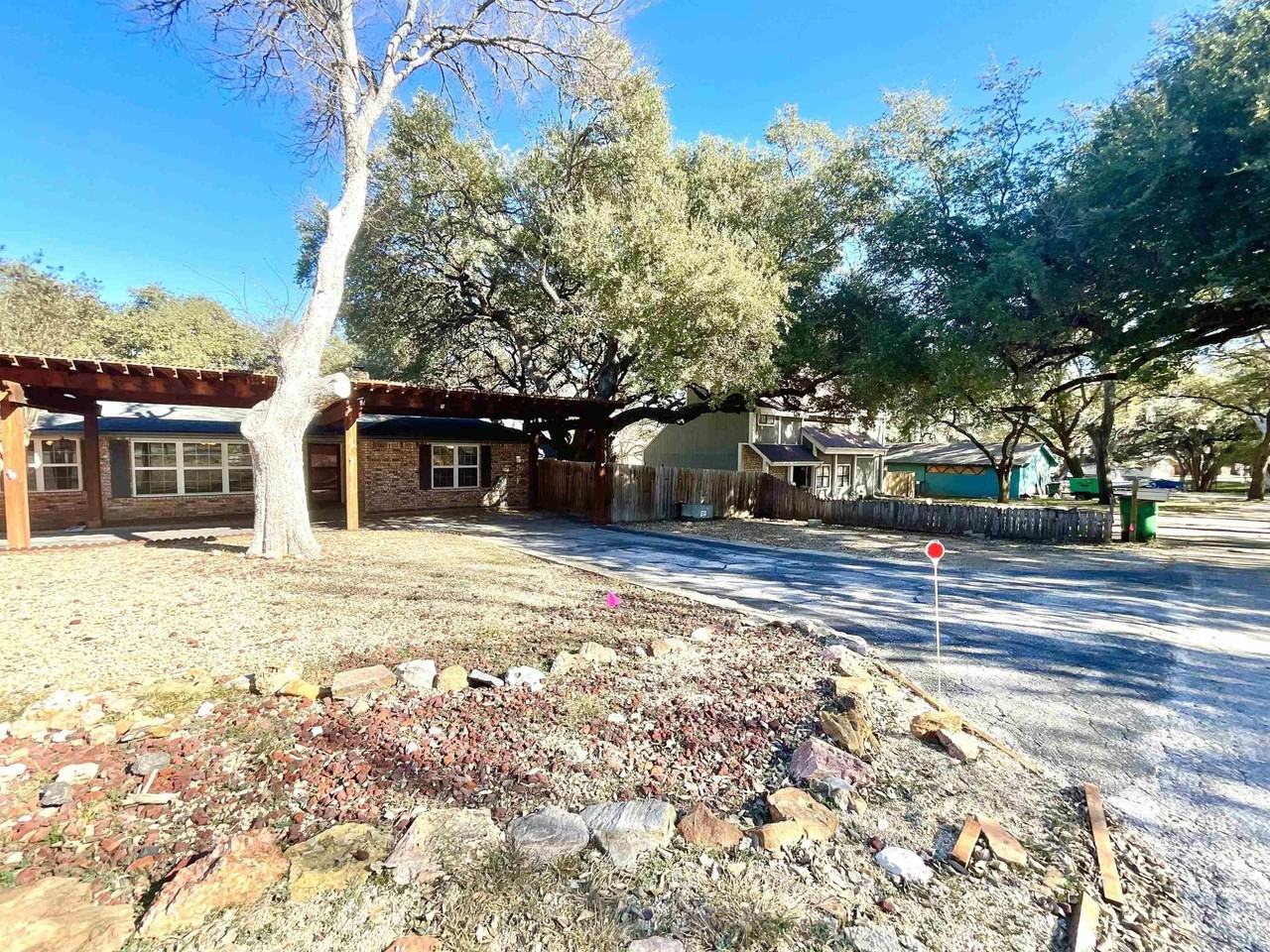 5303 Shady Oaks Cir - Photo 2 of 27