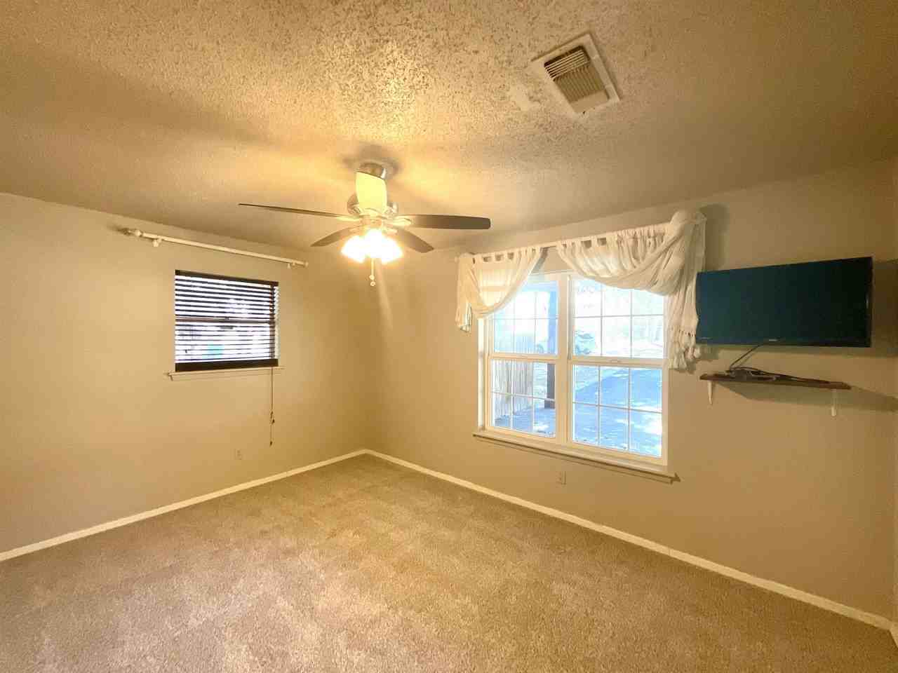 5303 Shady Oaks Cir - Photo 6 of 27