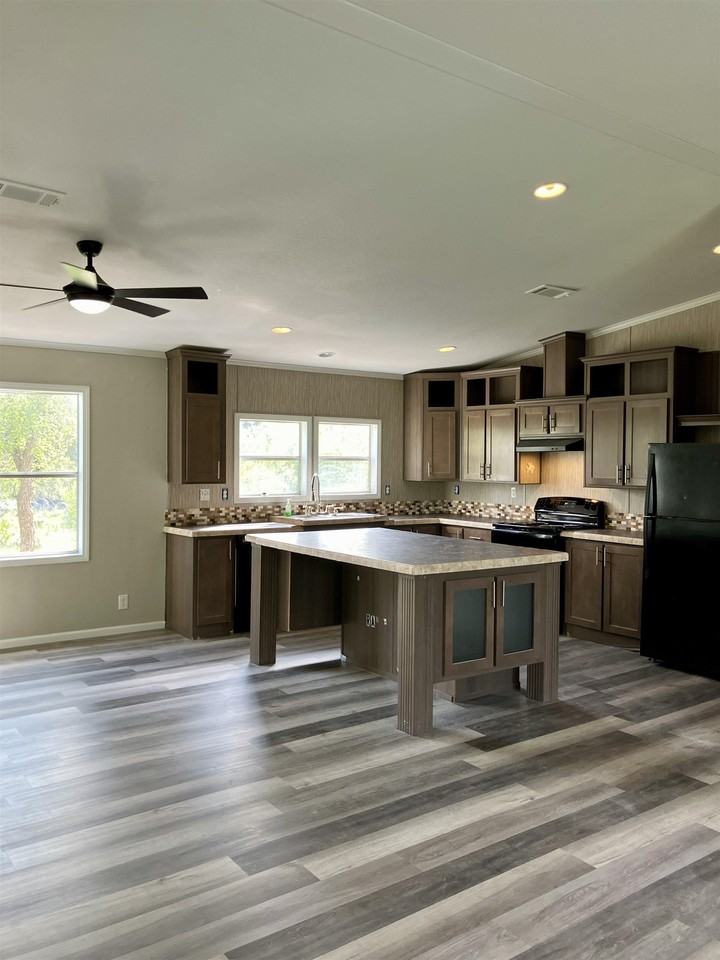 2203 25th St - Photo 6 of 26