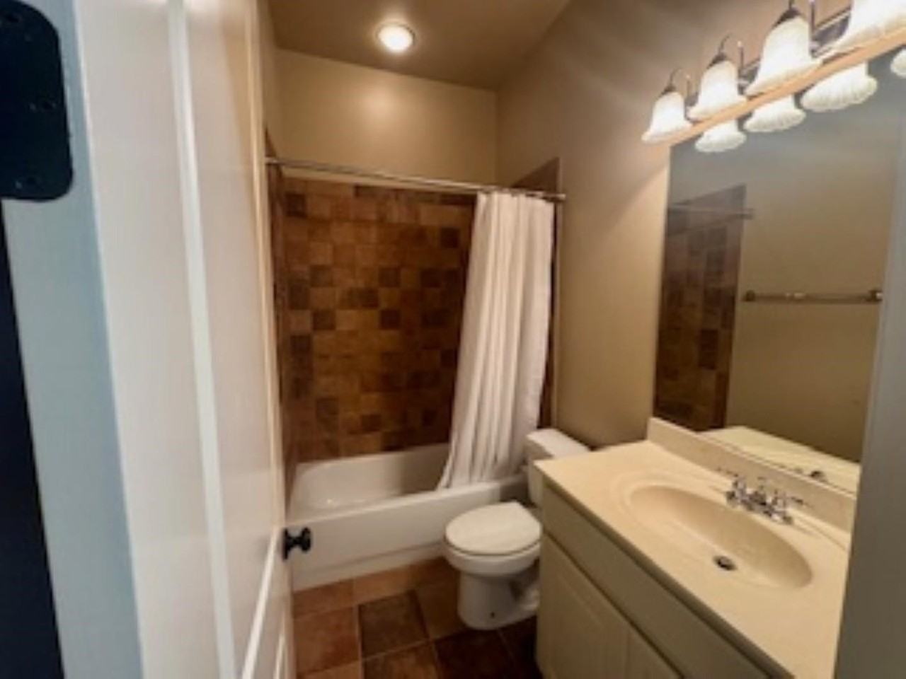 3327 Bay W Boulevard - Photo 6 of 26