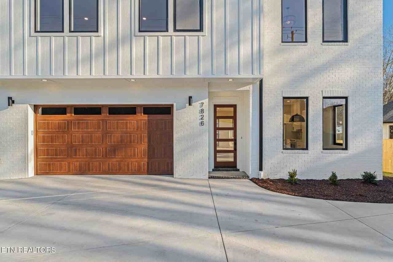 7826 S Northshore Dr - Photo 5 of 50