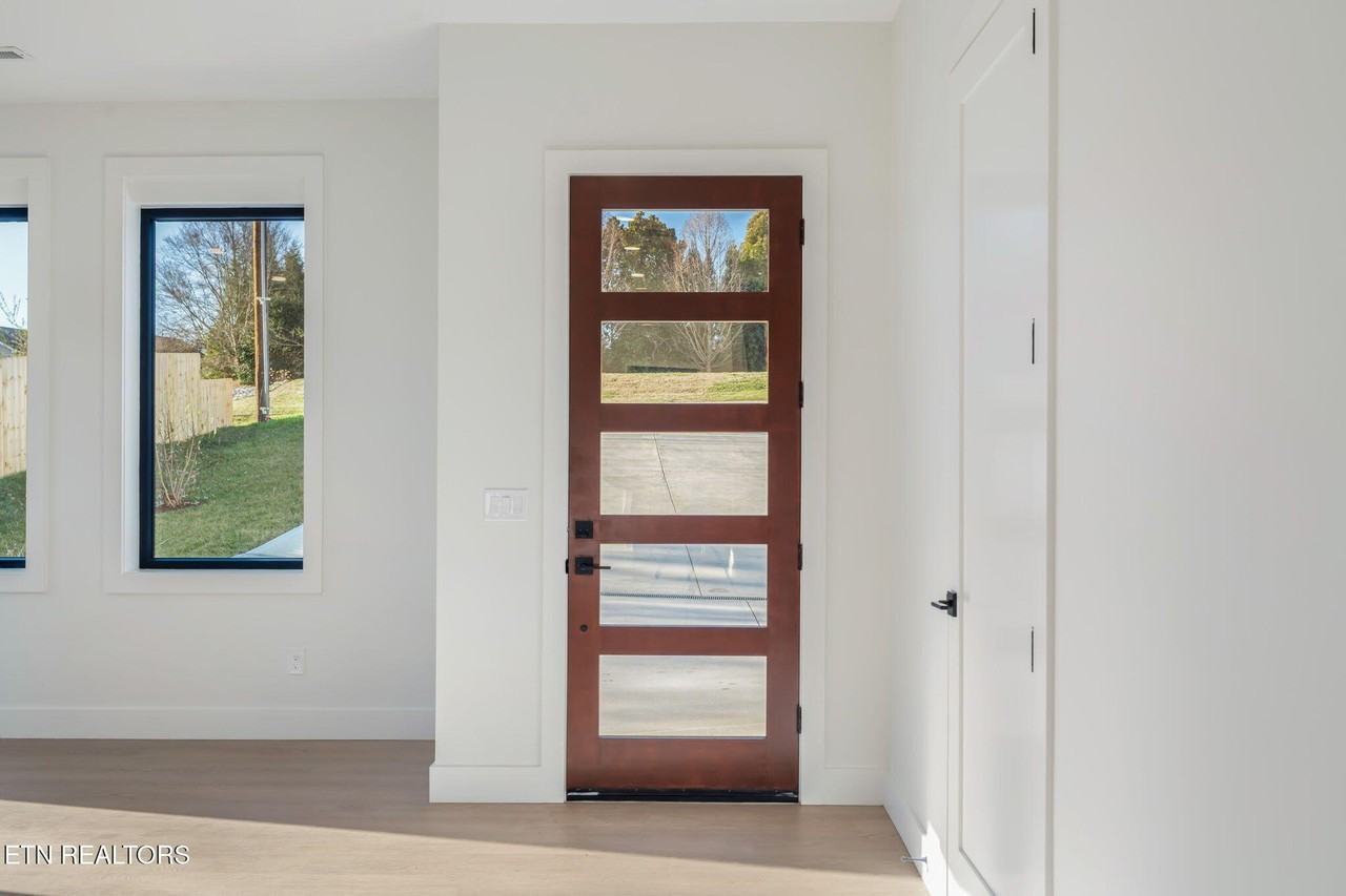 7826 S Northshore Dr - Photo 6 of 50