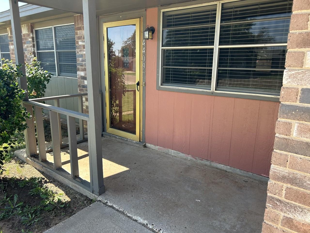 4409 Lehigh St - Photo 3 of 13