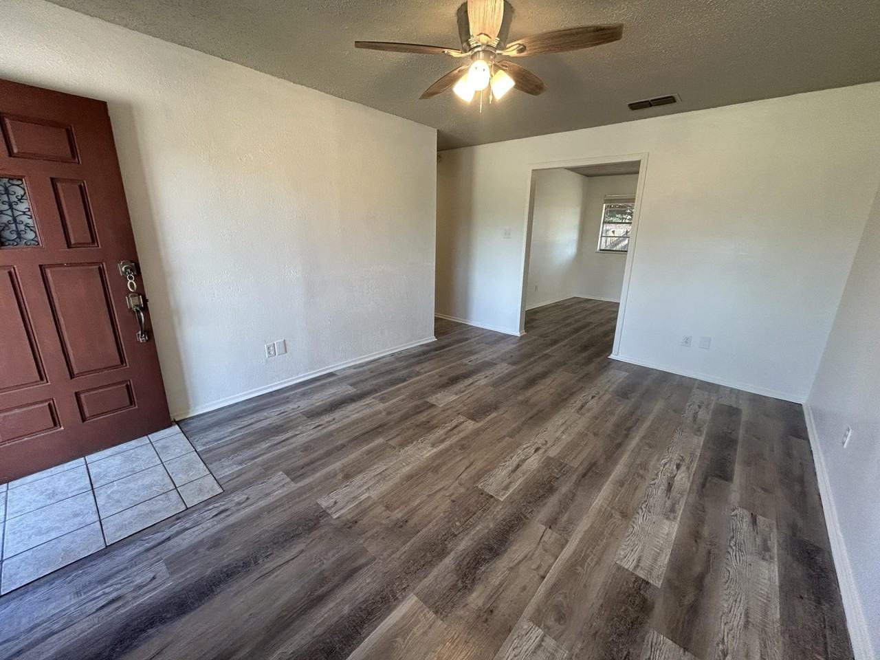 4409 Lehigh St - Photo 5 of 13