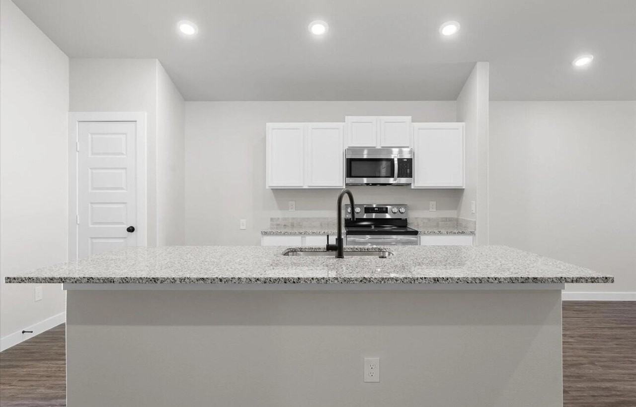 2160 Langford Ave - Photo 7 of 13