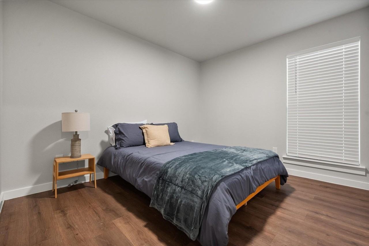 2140 Kokomo Ave - Photo 4 of 17