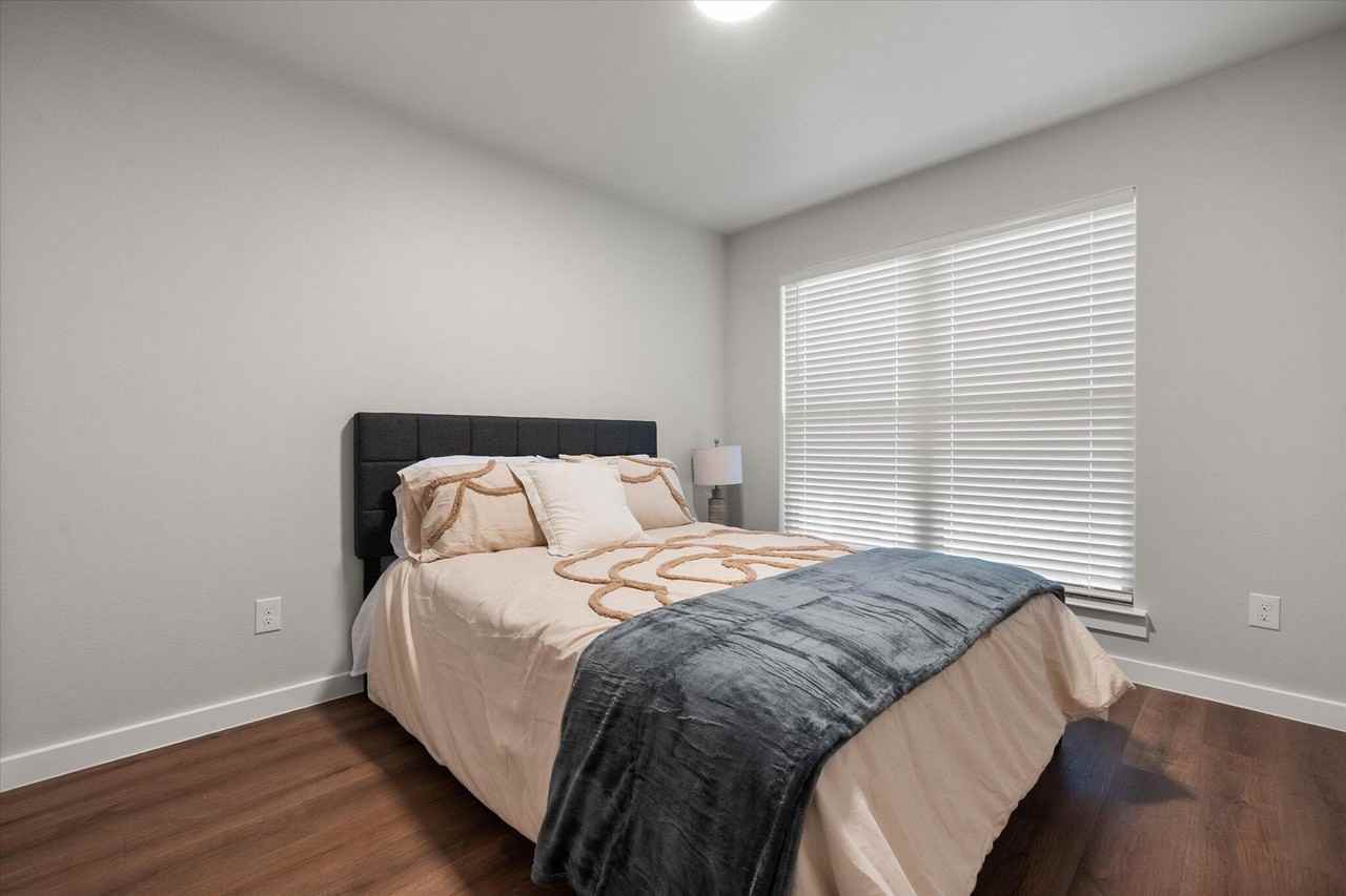 2130 Kokomo Ave - Photo 3 of 17