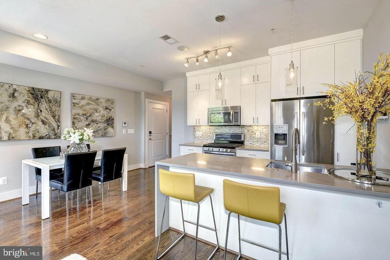 1478 Harvard St Nw - Photo 4 of 19