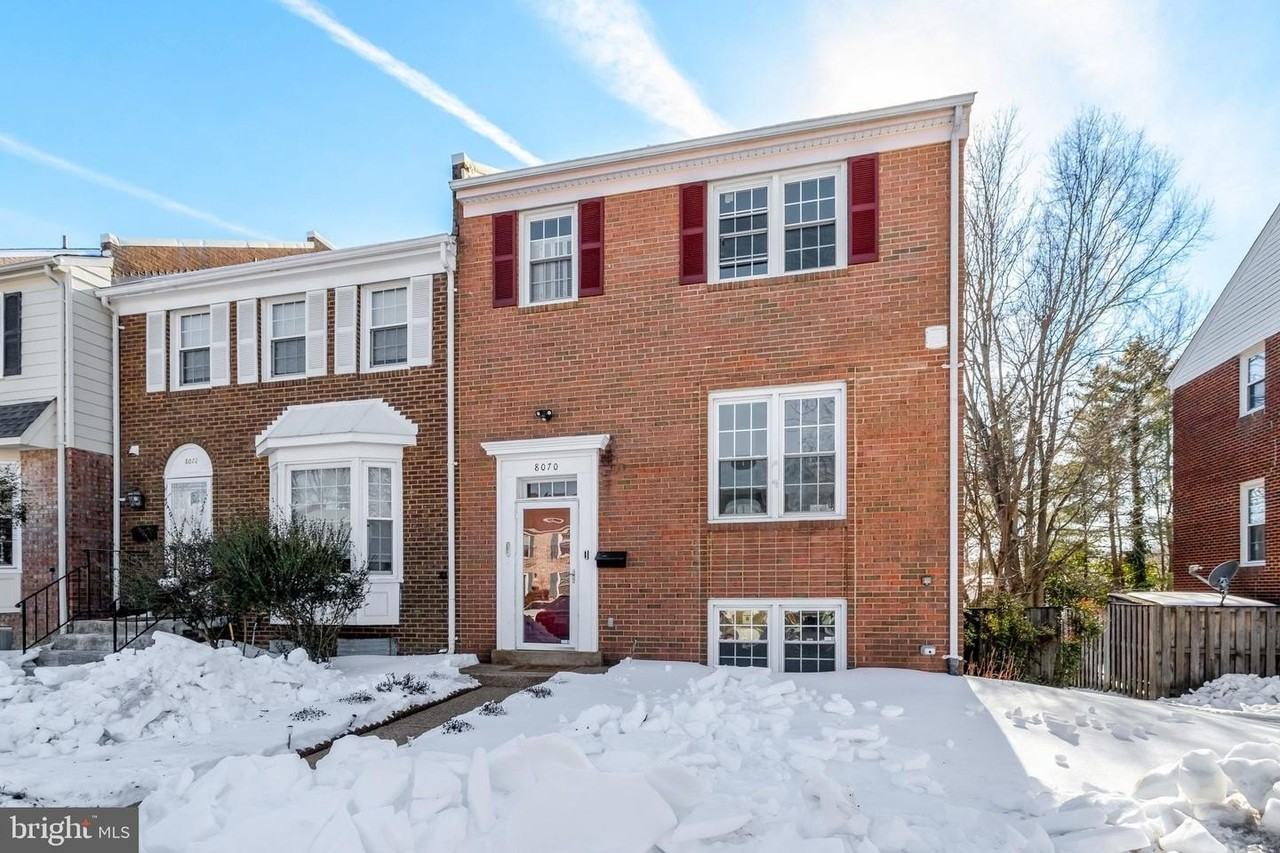 8070 Powderbrook Ln - Photo 3 of 50