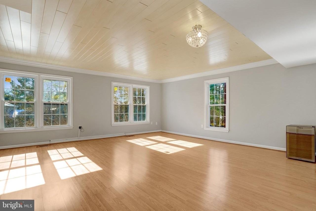 8070 Powderbrook Ln - Photo 6 of 50