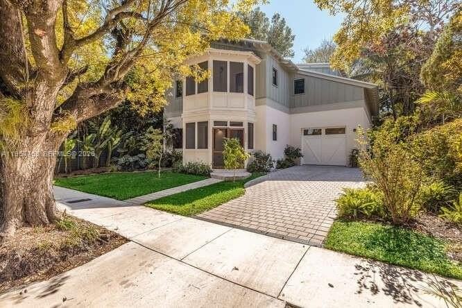 2330 Overbrook St - Photo 2 of 50