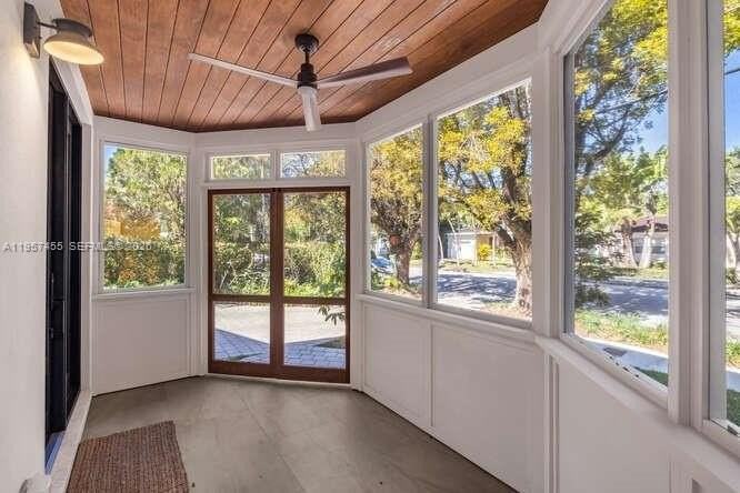 2330 Overbrook St - Photo 7 of 50