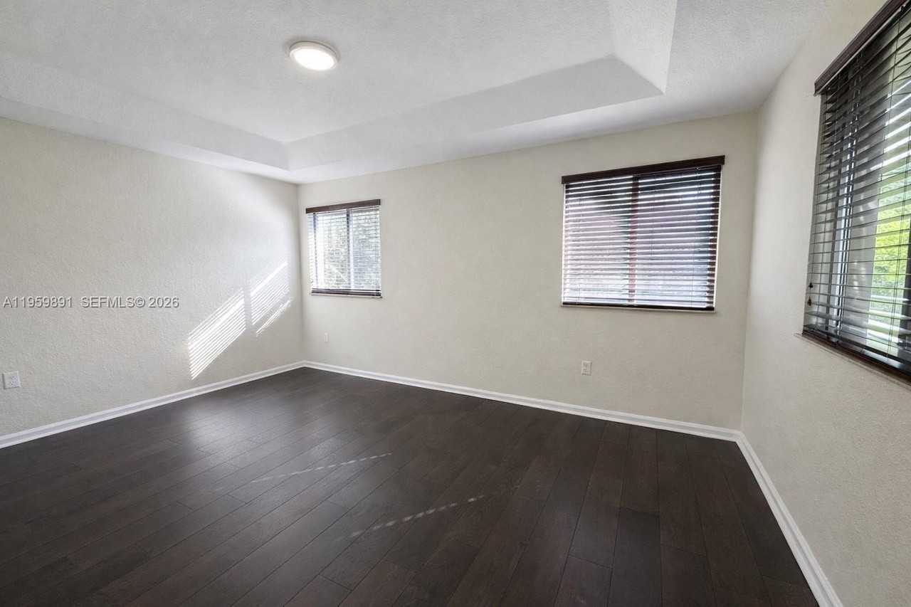 21219 Nw 14th Pl #8-25 - Photo 7 of 12