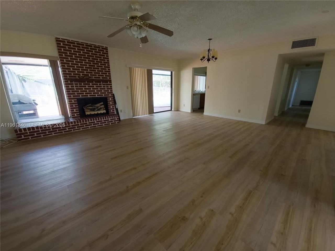 10901 Sw 178th Ter - Photo 3 of 9