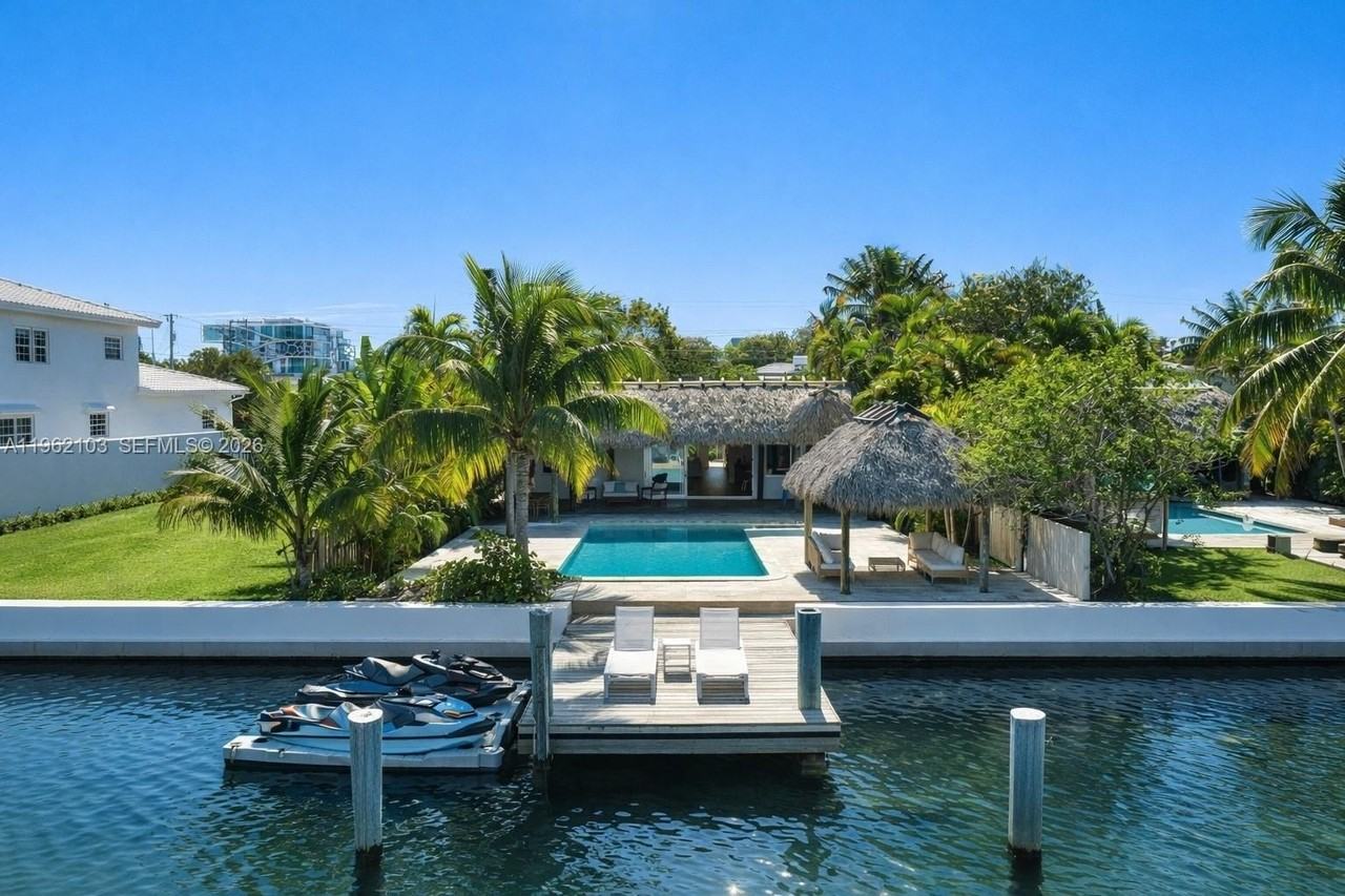 621 86th St - Photo 4 of 25