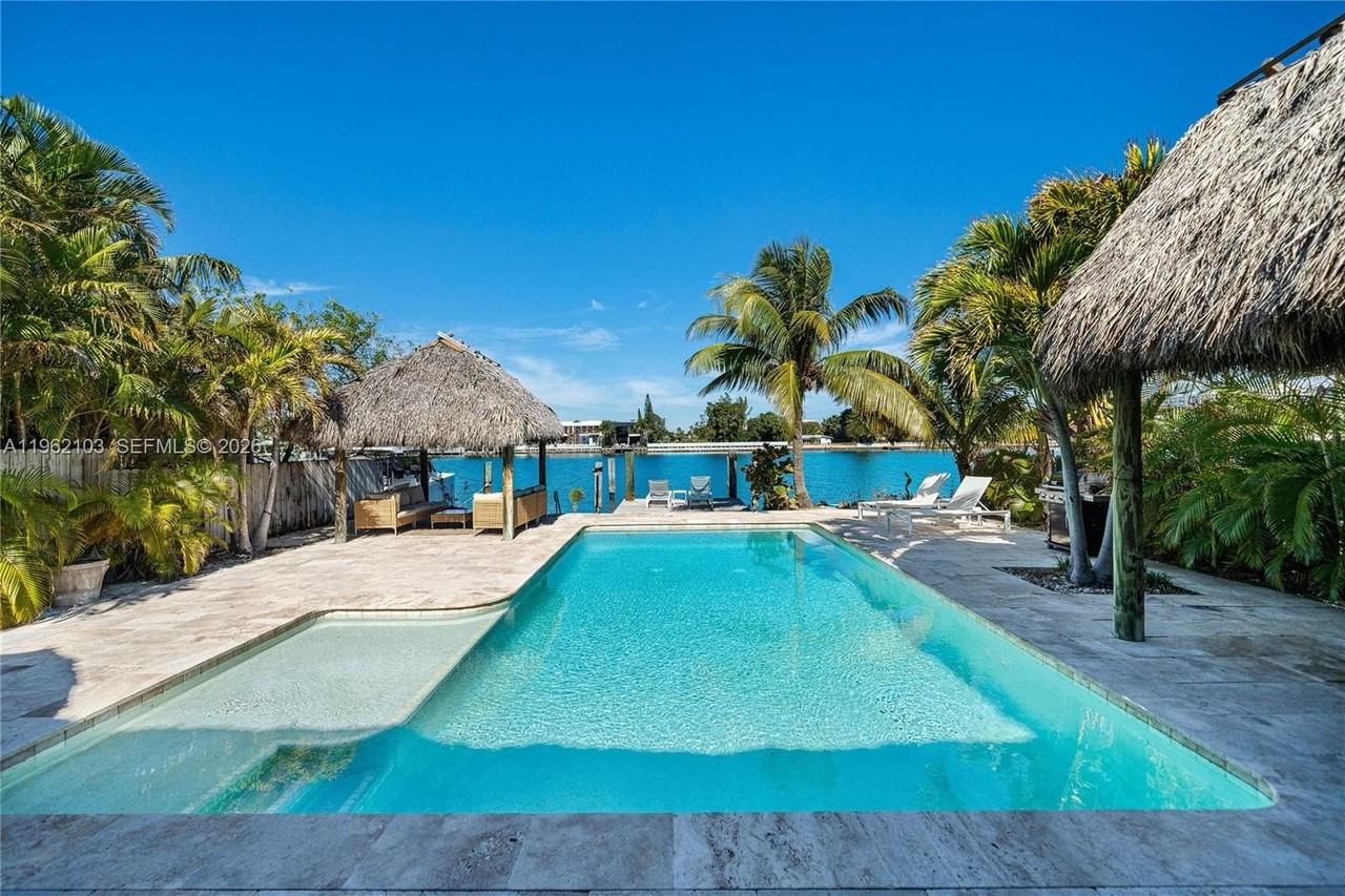 621 86th St - Photo 5 of 25