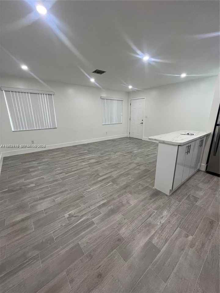 10803 Sw 5th St #10803 - Photo 4 of 15