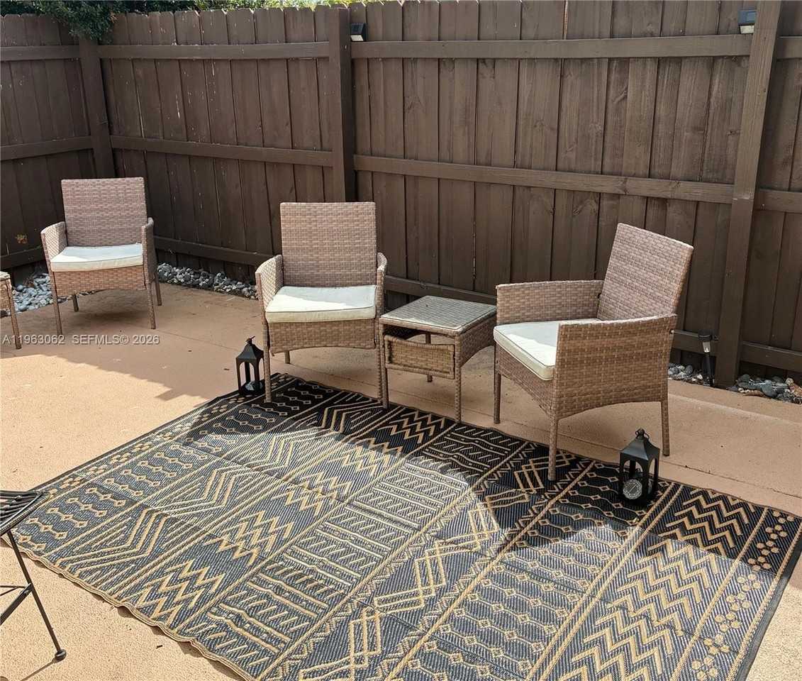 2963 Genoa Pl #B - Photo 5 of 15