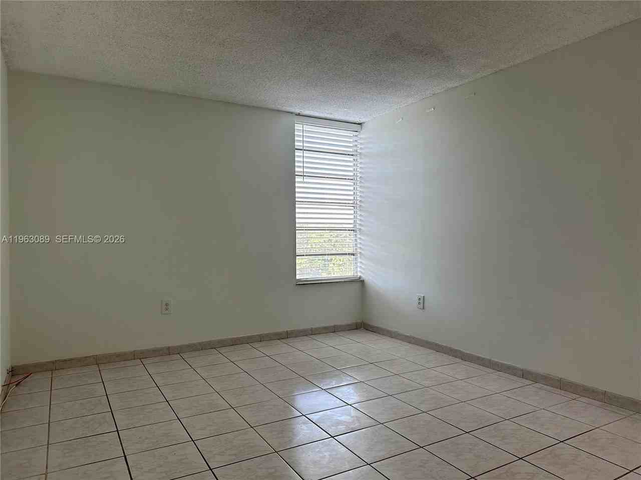 706 Nw 87th Ave #406 - Photo 3 of 11