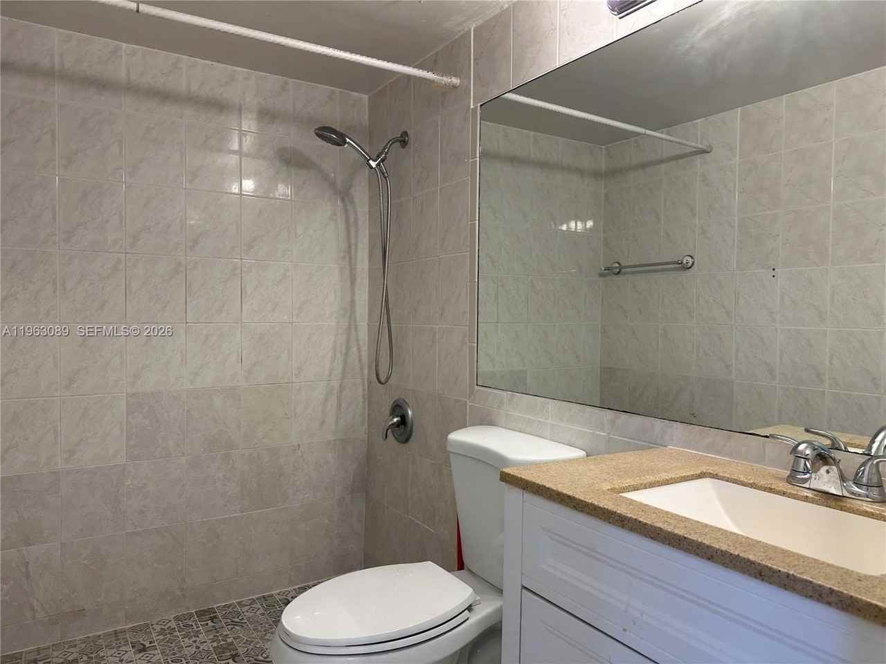 706 Nw 87th Ave #406 - Photo 4 of 11