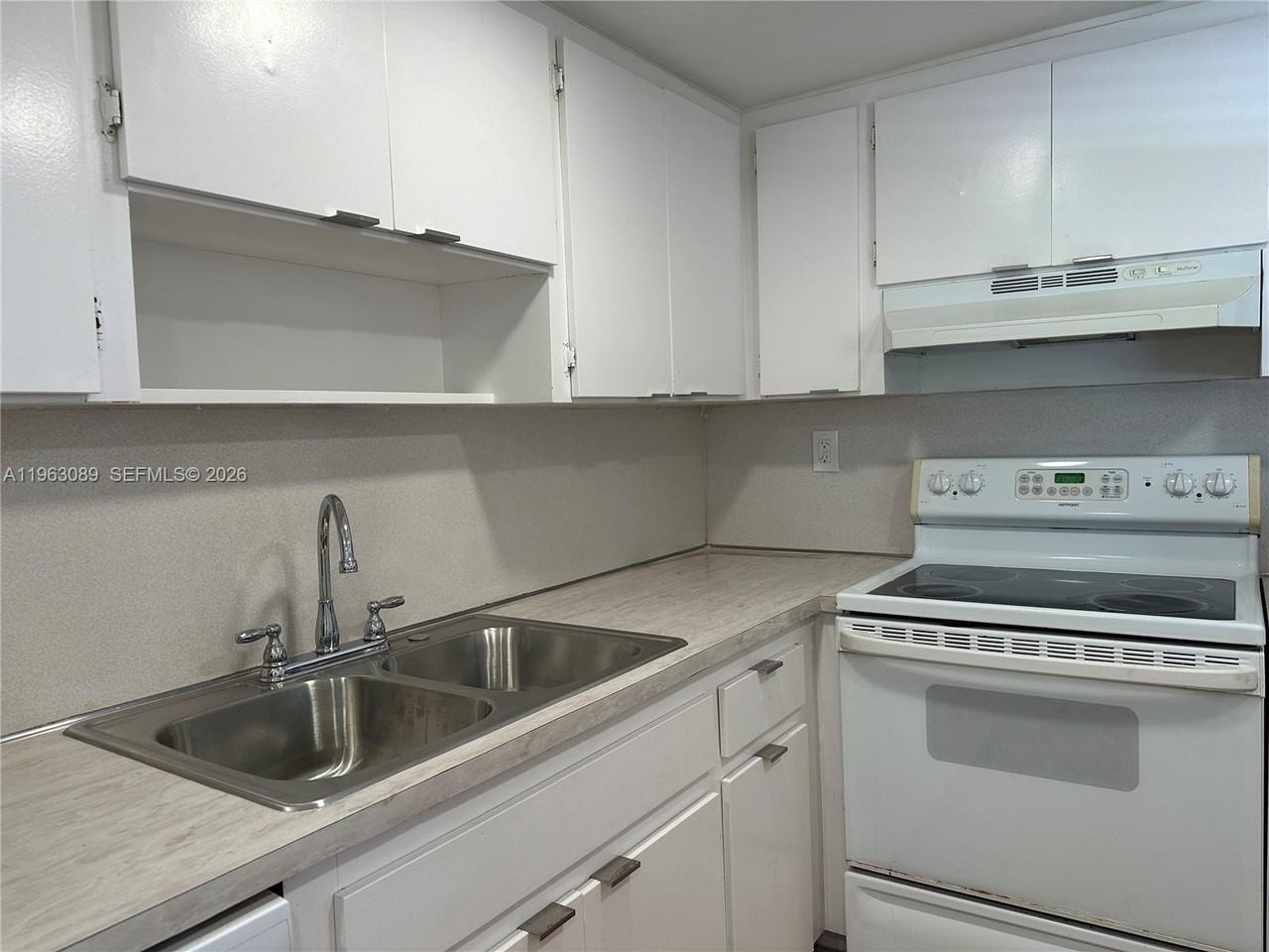 706 Nw 87th Ave #406 - Photo 5 of 11