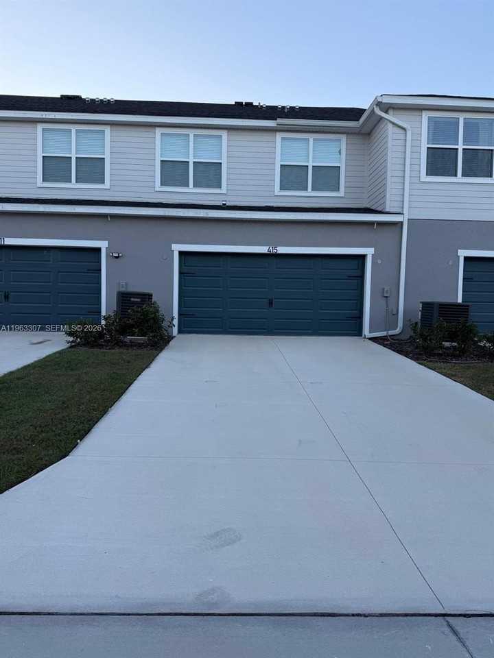 415 Crossings Ave - Photo 4 of 17