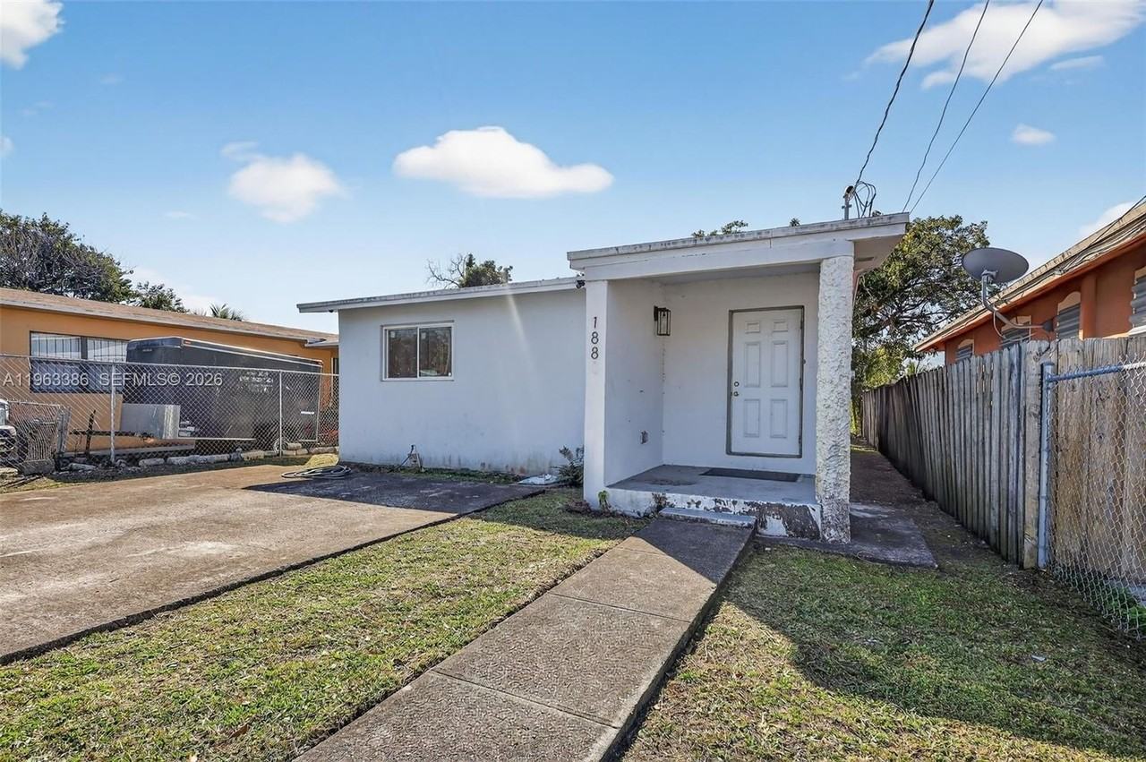 1880 Nw 69th St - Photo 2 of 20