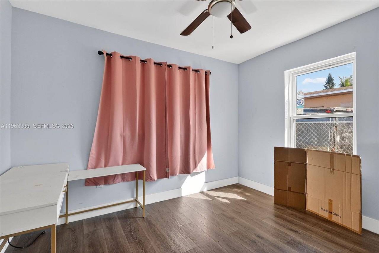 1880 Nw 69th St - Photo 7 of 20