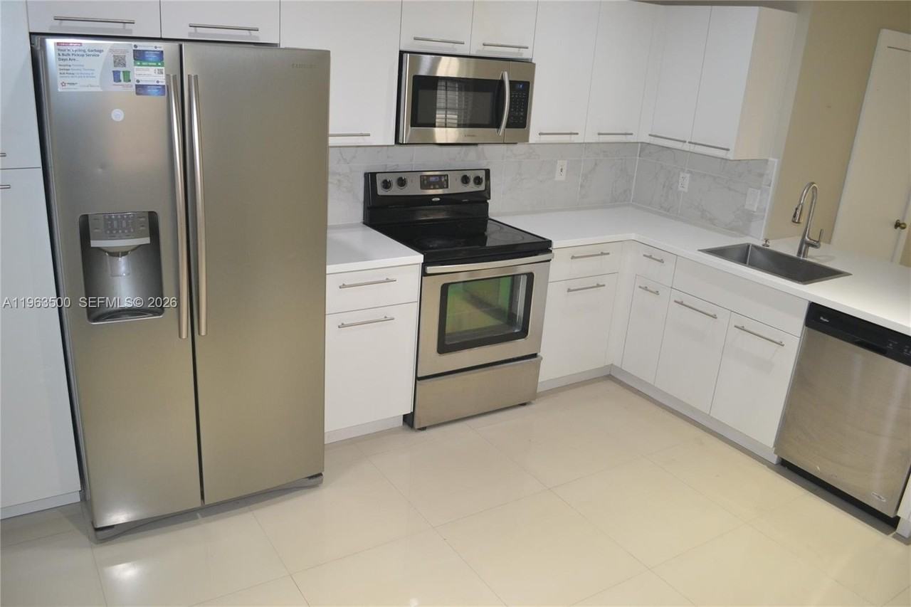 1935 Madeira Dr #1935 - Photo 6 of 26